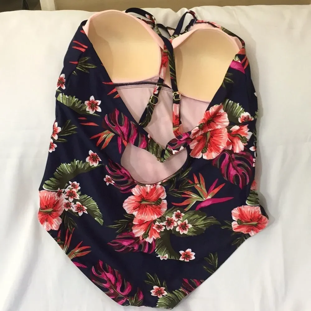 💥NWT Kona Sol Keyhole Strap 1-Piece Swimsuit Sz 24W